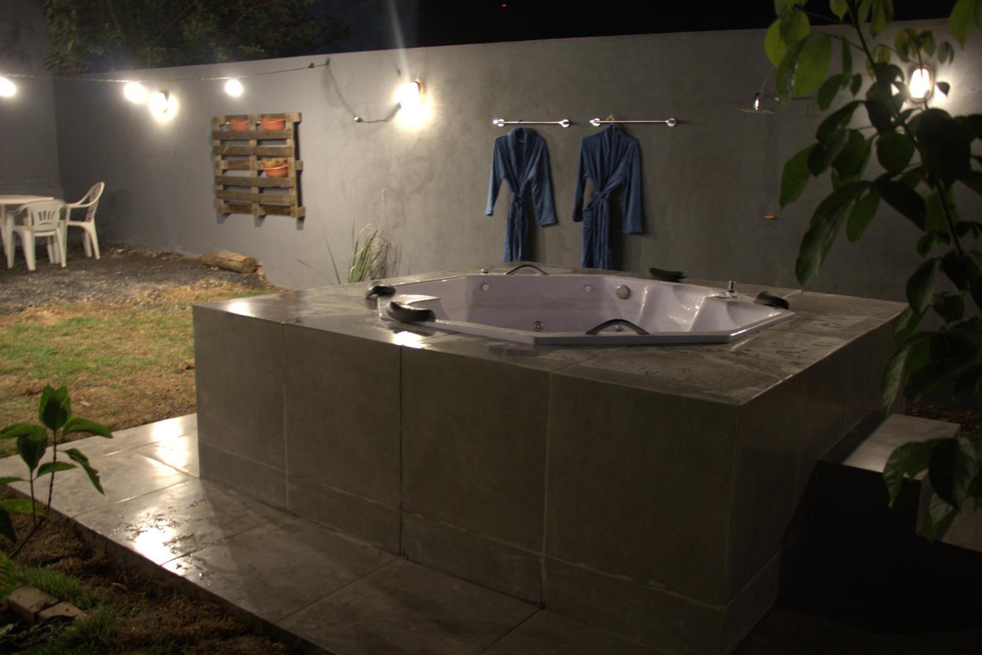 Casa Com Spa De Hidro Com Aquecedor A 700 Mts Do Centro Chapada dos Guimaraes Luaran gambar